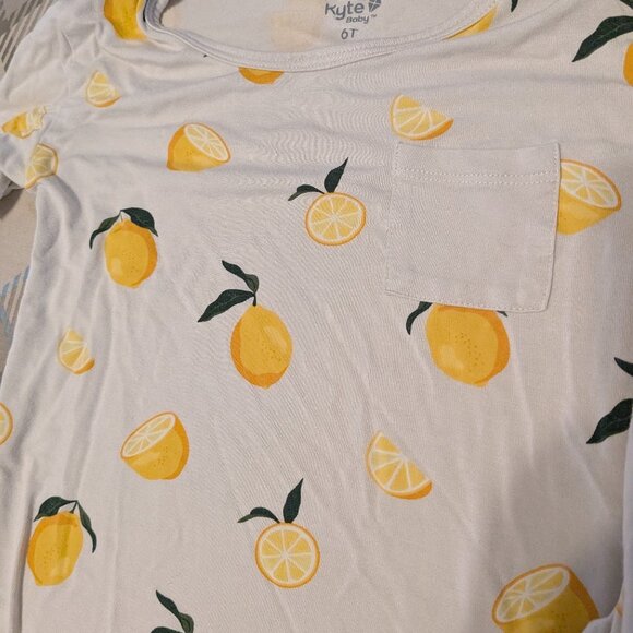 Kyte Baby short sleeve/long pants pajamas - Lemon (size 6T) - Picture 2 of 3